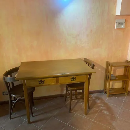 Near The Colosseum 罗马