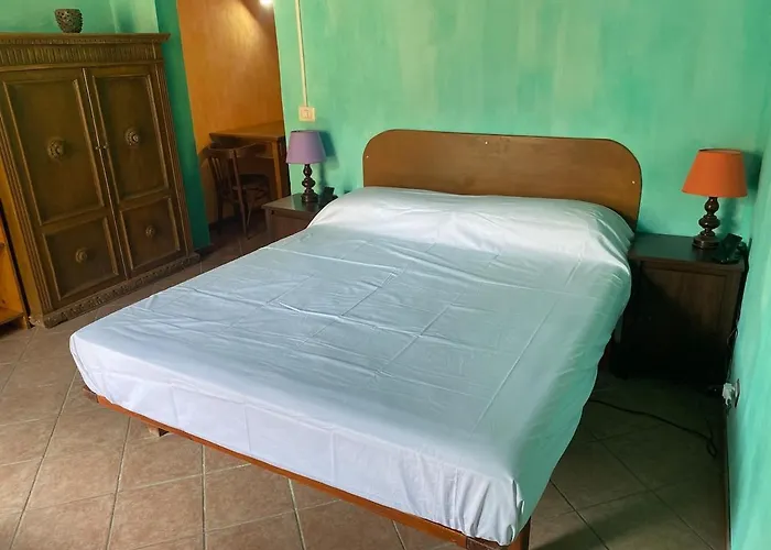 Near The Colosseum * רומא