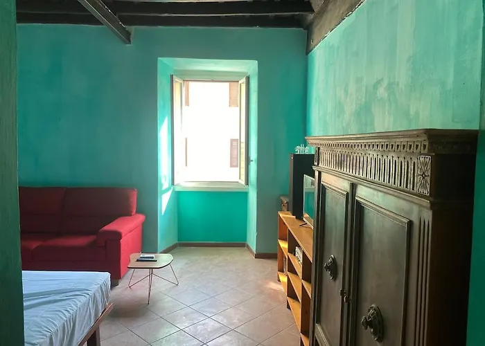 Near The Colosseum * רומא