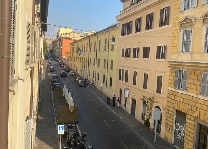 Near The Colosseum רומא